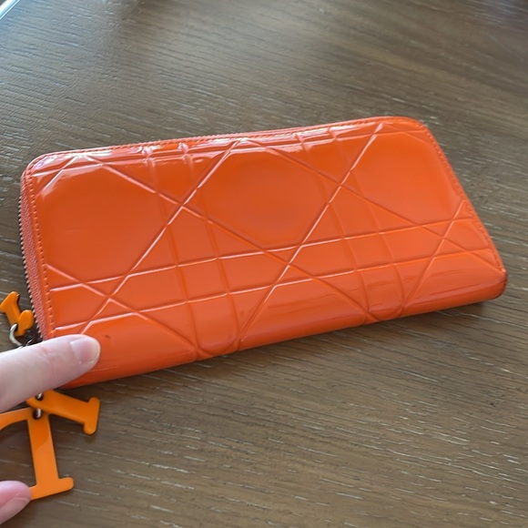 Dior Cannage Patent Leather Wallet - orange - with letter charms - Picture 4 of 16